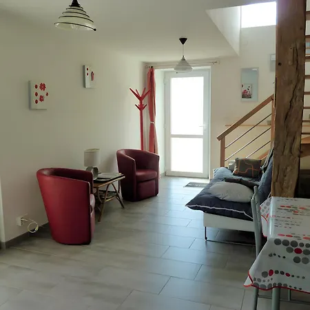 De La Petite Fosse Aux Loups بيت للعطل *