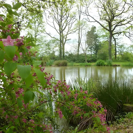 De La Petite Fosse Aux Loups بيت للعطل