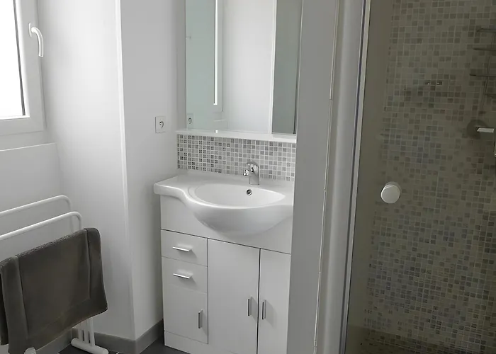 De La Petite Fosse Aux Loups *