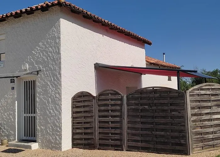 De La Petite Fosse Aux Loups *