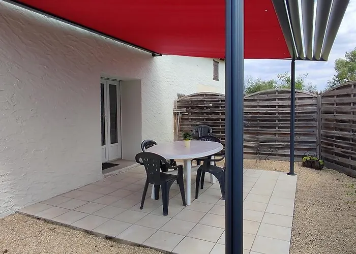 De La Petite Fosse Aux Loups